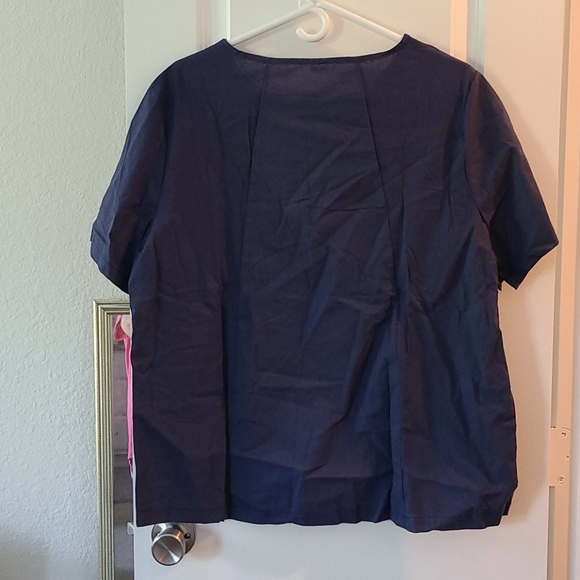 Very Cute Plus Size Top - Picture 4 of 9